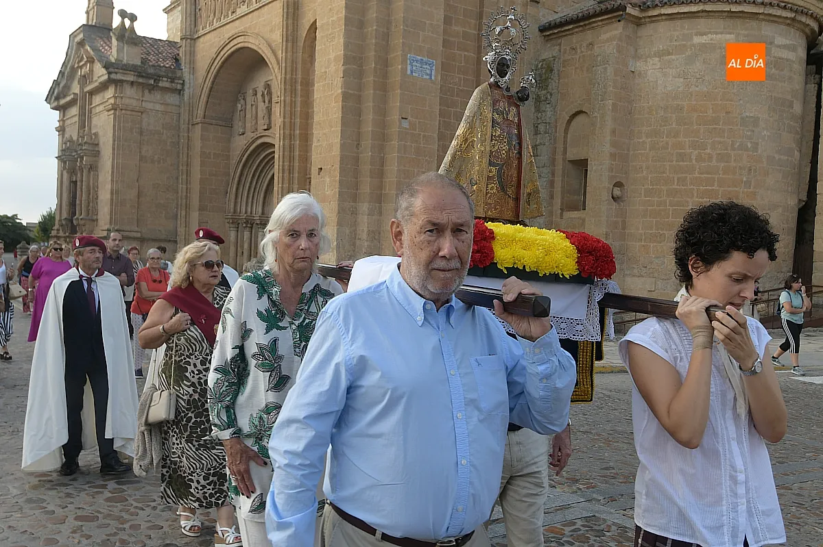 Familia Mazarrasa homenaje Obispo