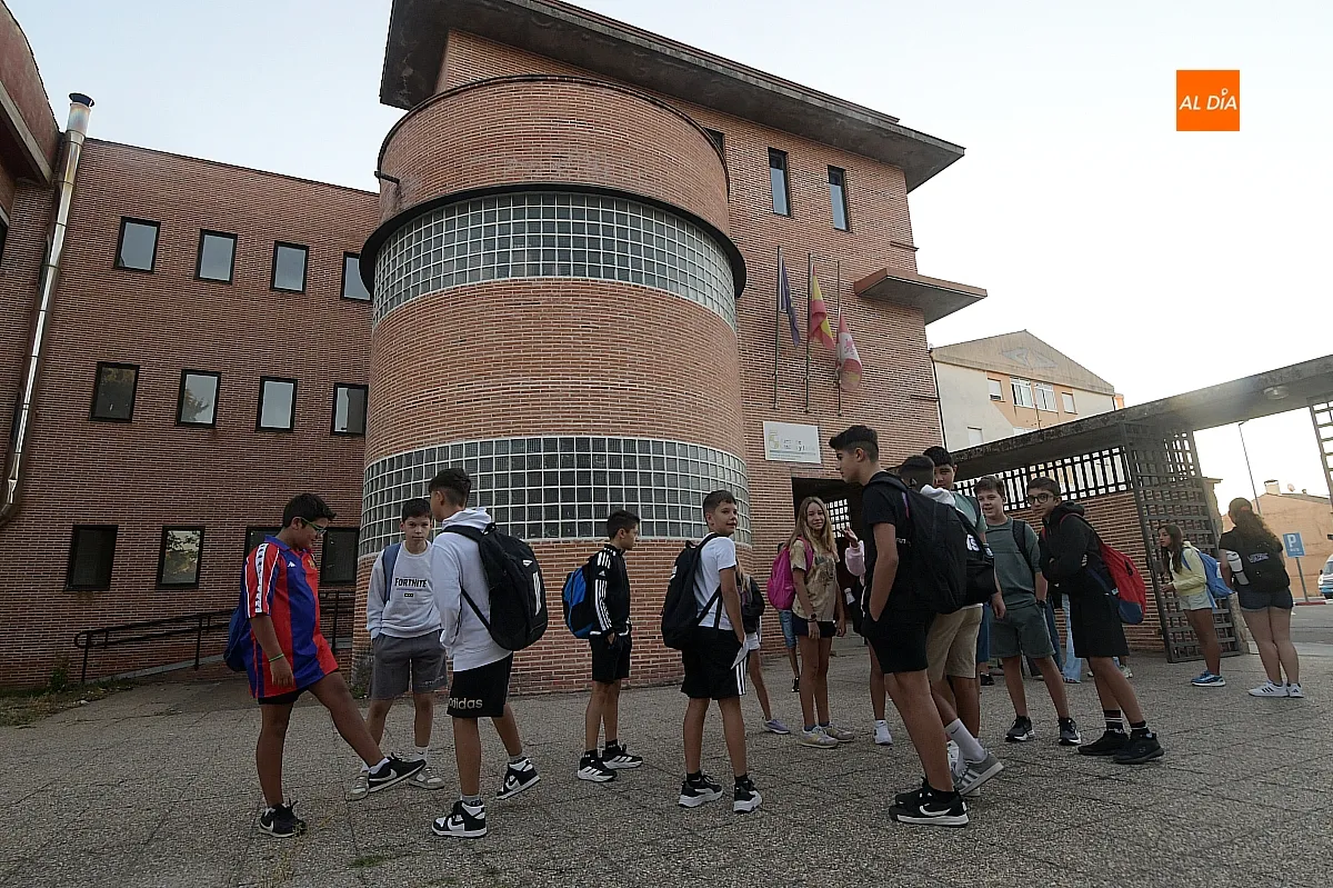 Foto 4 - Los institutos de Ciudad Rodrigo comienzan sus primeras clases del curso