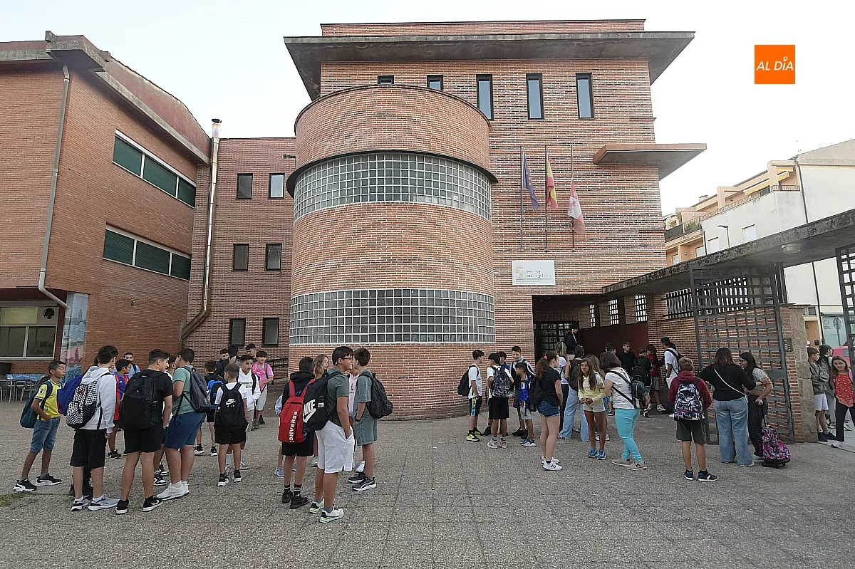 Foto 5 - Los institutos de Ciudad Rodrigo comienzan sus primeras clases del curso