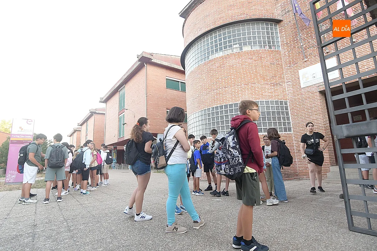 Foto 6 - Los institutos de Ciudad Rodrigo comienzan sus primeras clases del curso