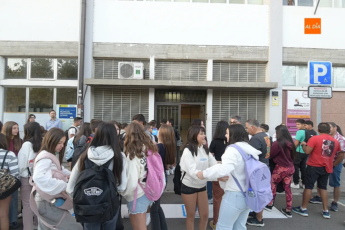 Foto 8 - Los institutos de Ciudad Rodrigo comienzan sus primeras clases del curso