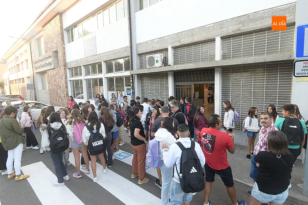 Foto 9 - Los institutos de Ciudad Rodrigo comienzan sus primeras clases del curso
