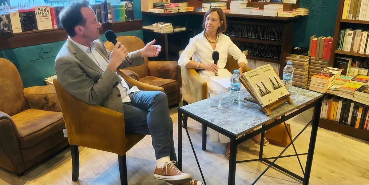 Marcos Giralt Torrente presenta en la Salamanca de su abuelo una novela sobre su familia    