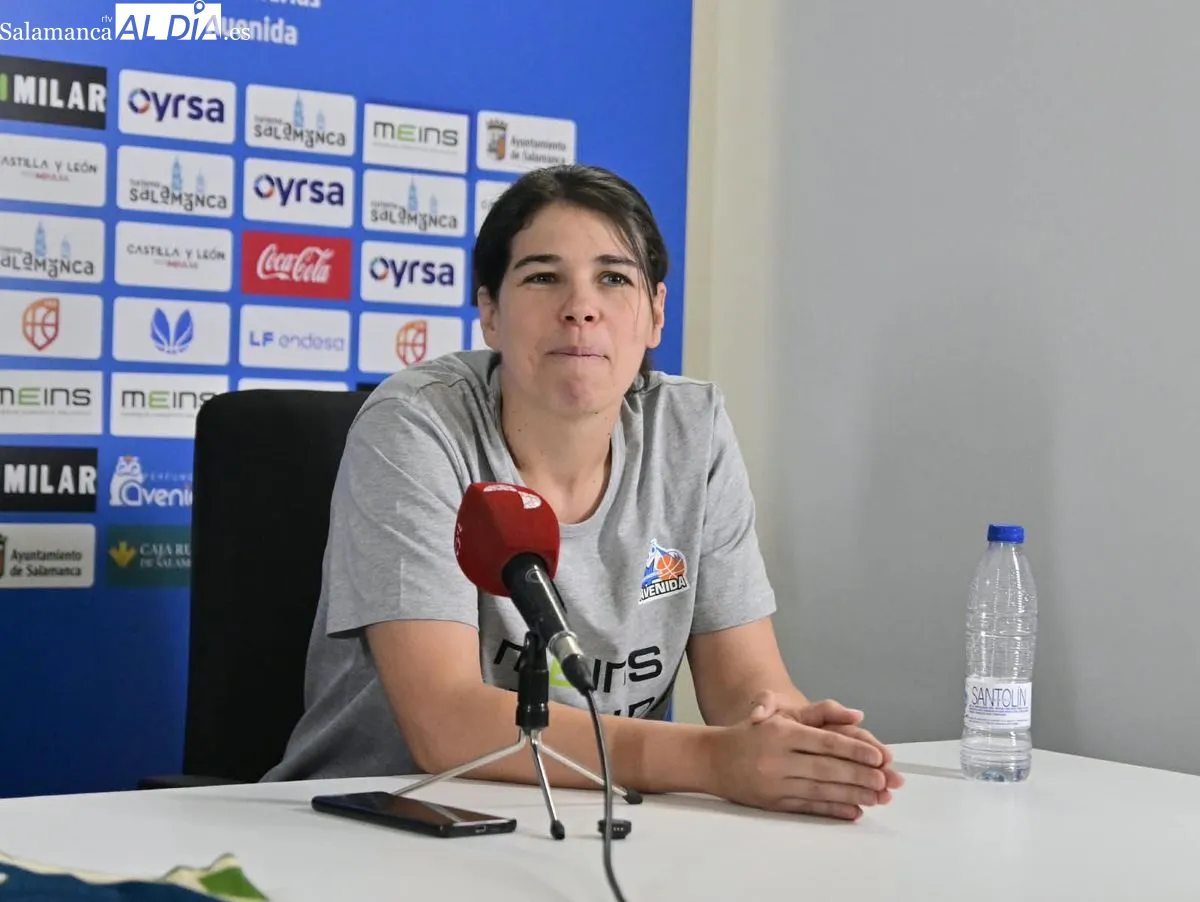Presentación oficial de la eslovaca Rebeka Mikulasikova como jugadora del Meins Avenida