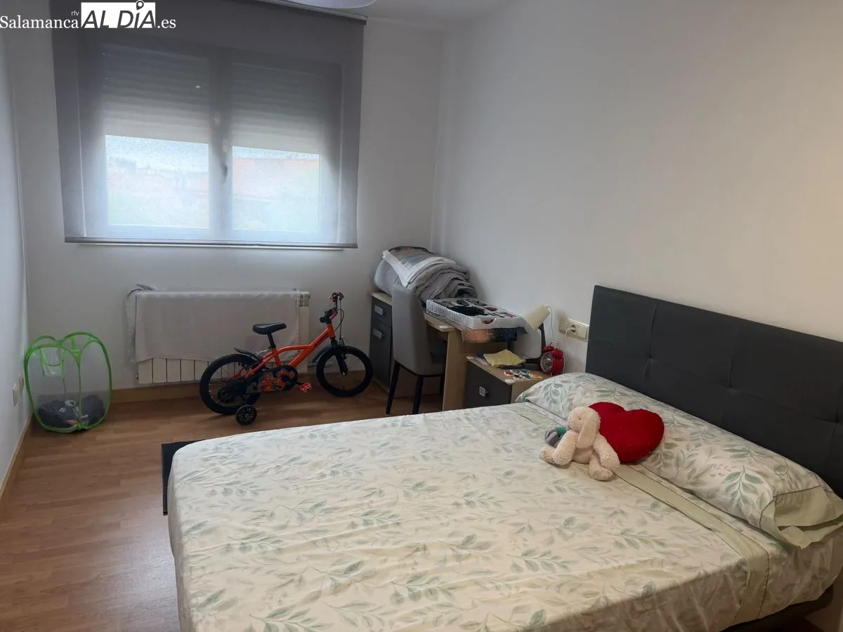El Ayuntamiento de Salamanca y la Asociación Ariadna han presentado 'El Lazarillo II', una vivienda de 105 metros cuadrados destinada a cuatro menores con autismo. Foto C. C.