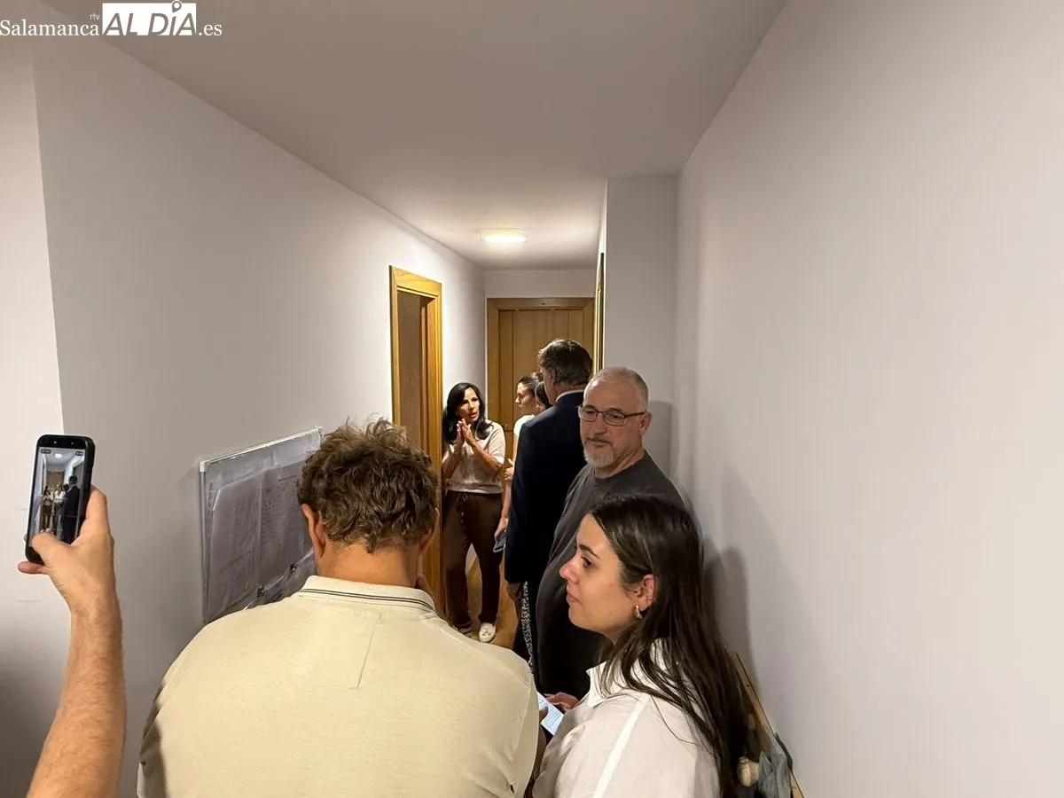El Ayuntamiento de Salamanca y la Asociación Ariadna han presentado 'El Lazarillo II', una vivienda de 105 metros cuadrados destinada a cuatro menores con autismo. Foto C. C.