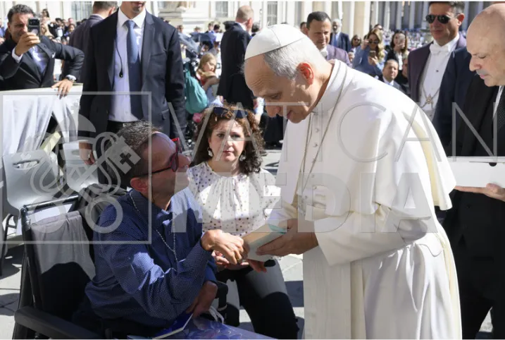 Foto 2 - AERSCYL presenta el proyecto inclusivo 'Brillantina' ante el Papa