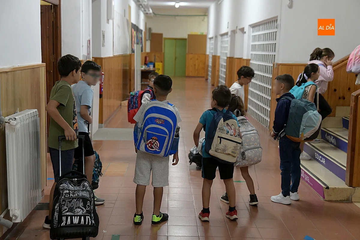 Foto 6 - Reencuentros, ilusi&oacute;n y nervios en la vuelta al cole en Ciudad Rodrigo
