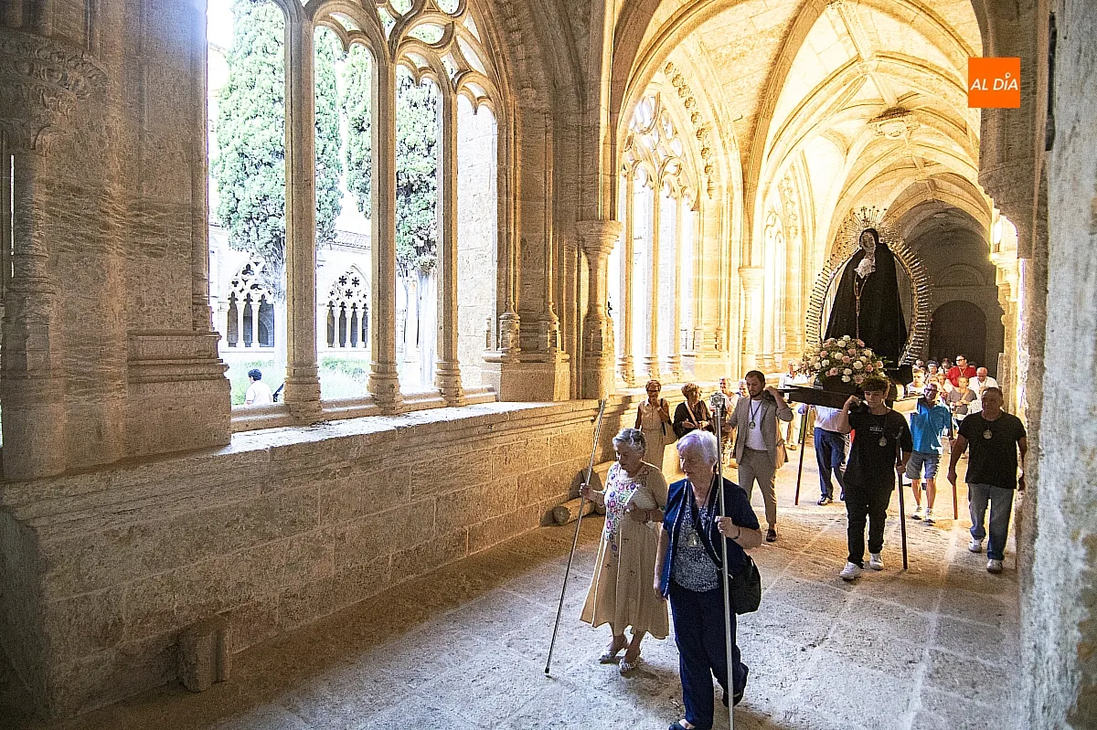 Procesión virgen de la soledad por cateatral Ciudad Rodrigo