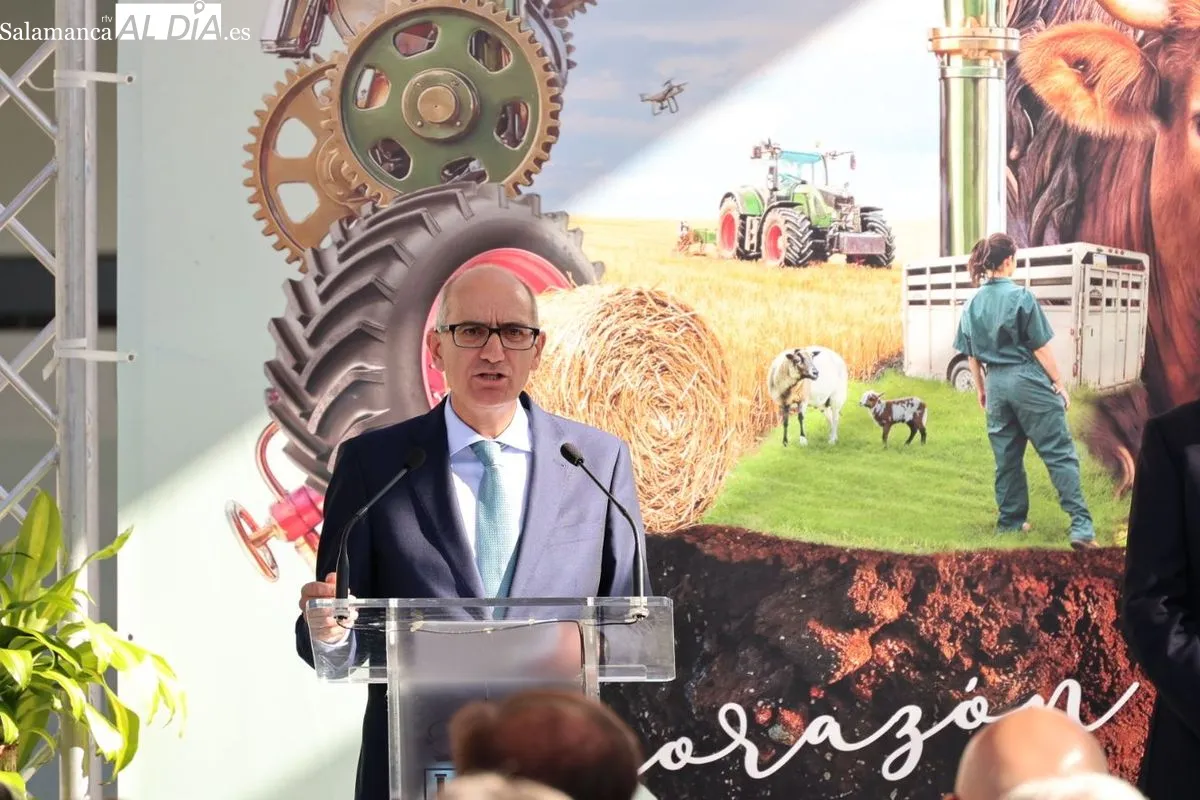 Javier  iglesias durante su intervención en la inauguración de Salamaq | FOTO: David Sañudo