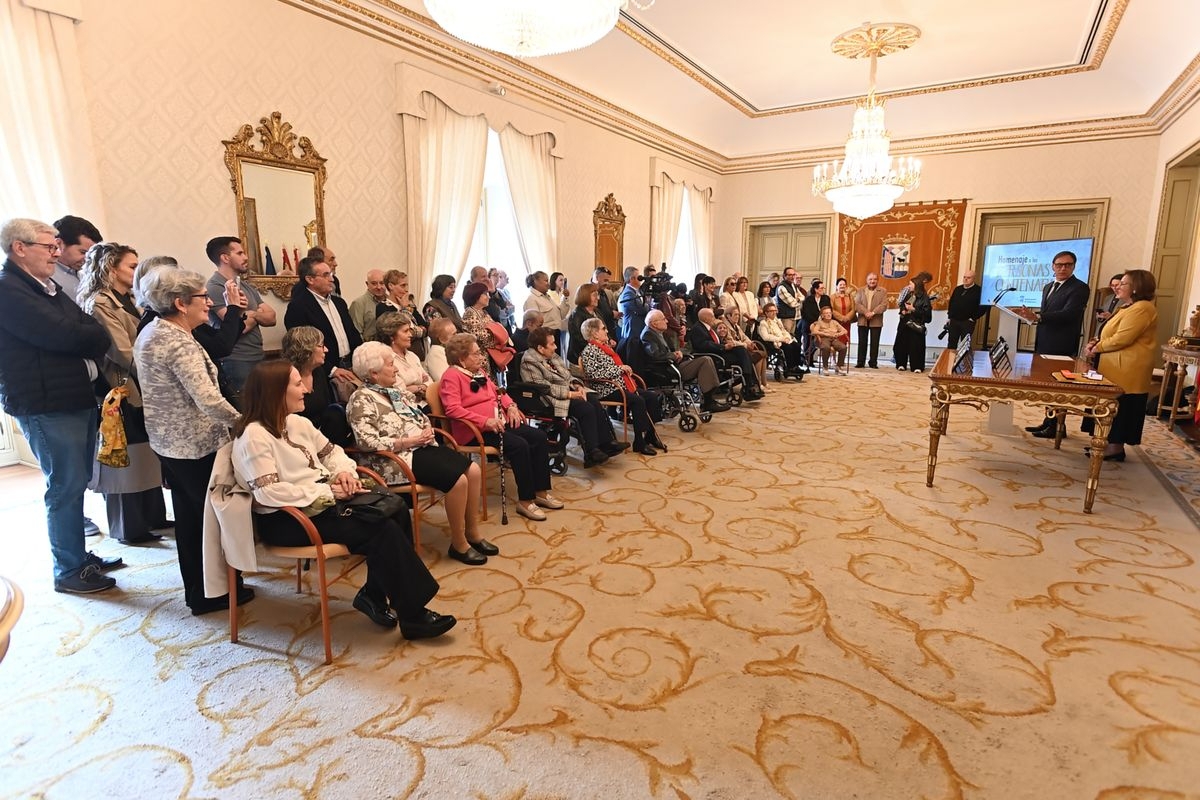 FOTOS | Salamanca homenajea a diez centenarios por su ejemplo y dedicación
