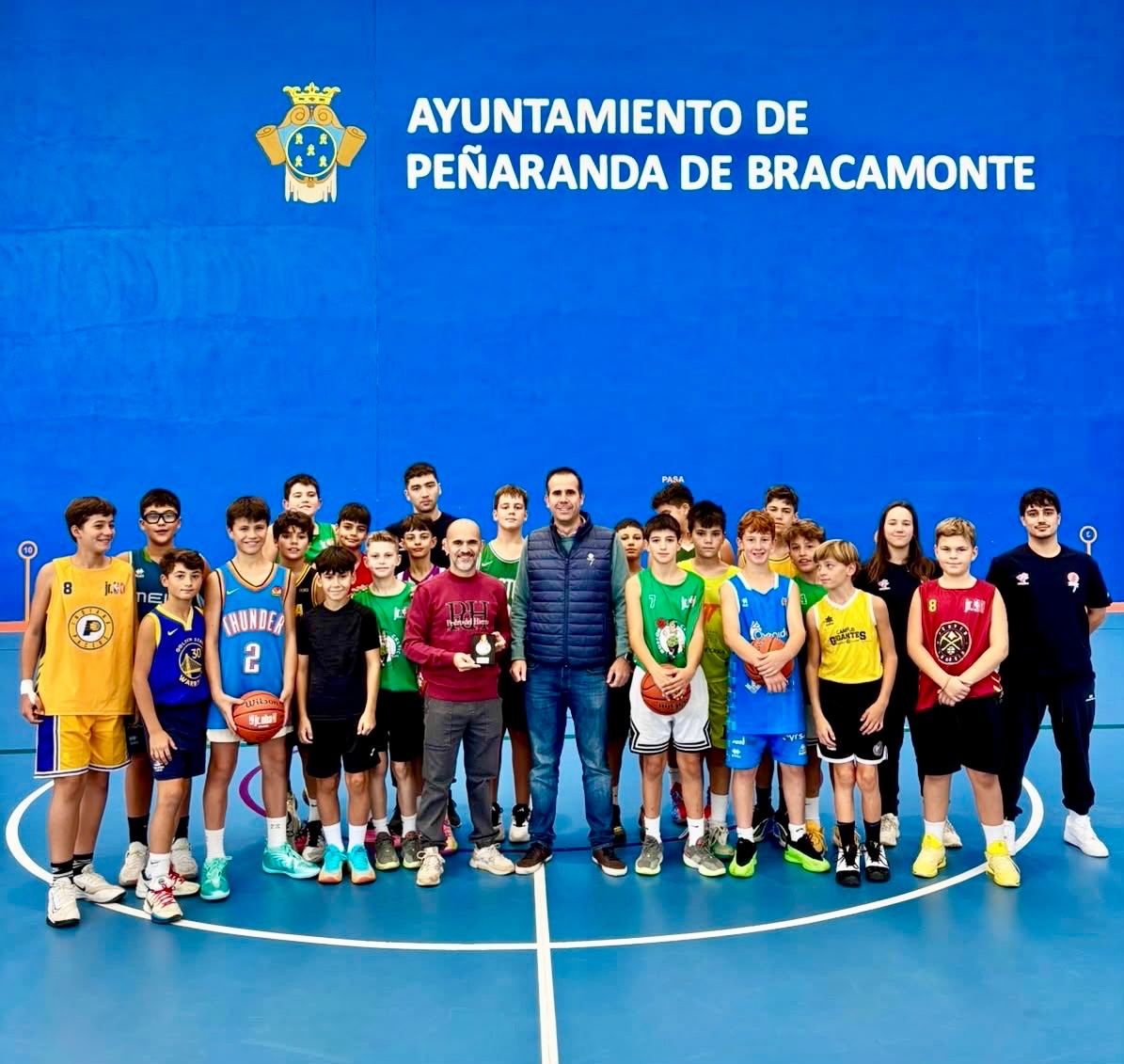 La Federación de Baloncesto de CyL  reconoce el apoyo de Peñaranda a las selecciones autonómicas