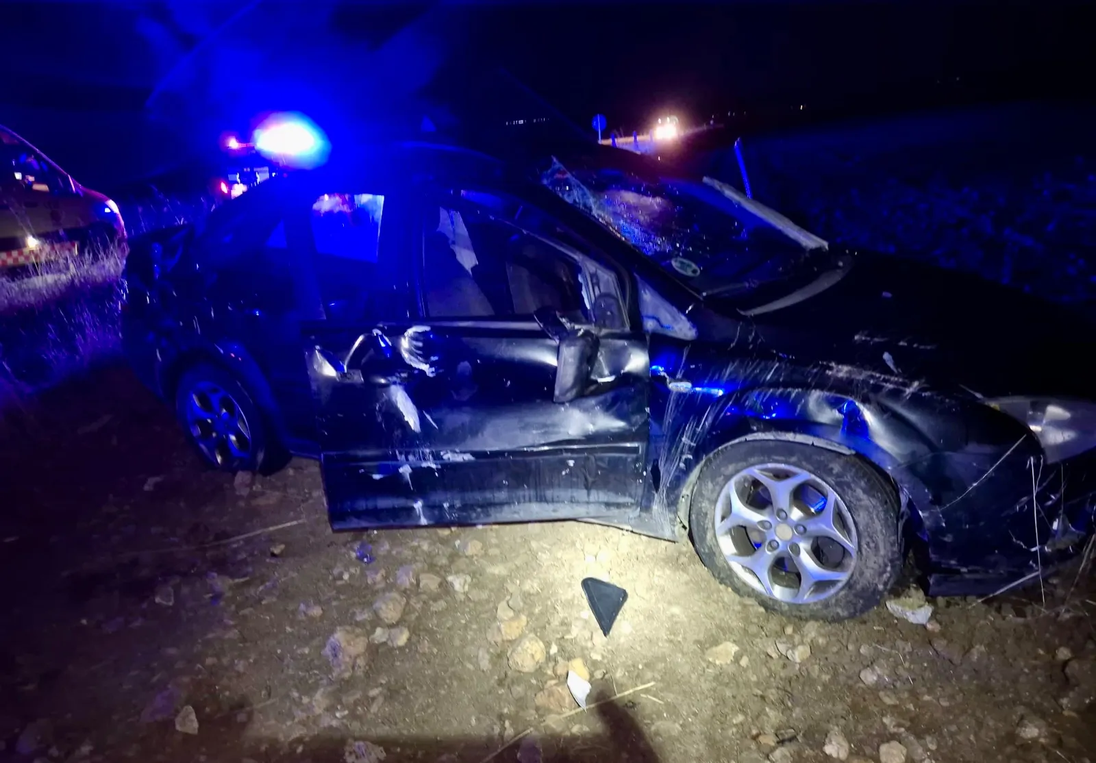 Herido un hombre de unos 50 años tras salirse de la vía con su turismo en Alaraz