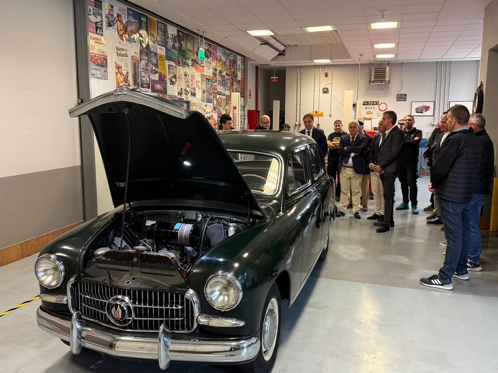 El Museo de Automoción y el CIFP Río Tormes formarán expertos en la restauración de vehículos históricos