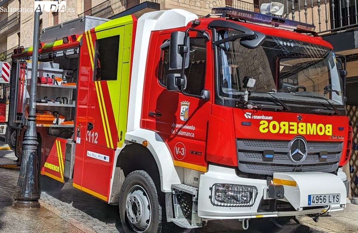 Herida una mujer tras un desprendimiento de un edificio en la calle Zamora