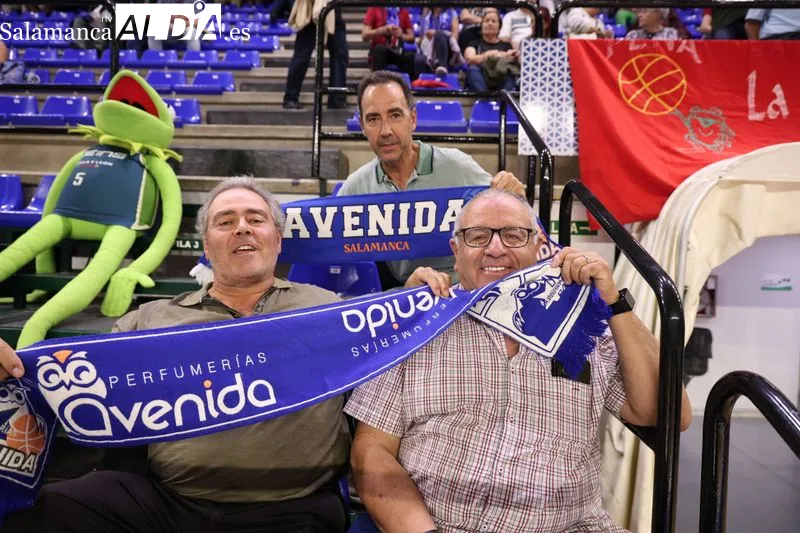 FOTOS | La Marea Azul del Meins Avenida no se pierde el estreno en Eurocup