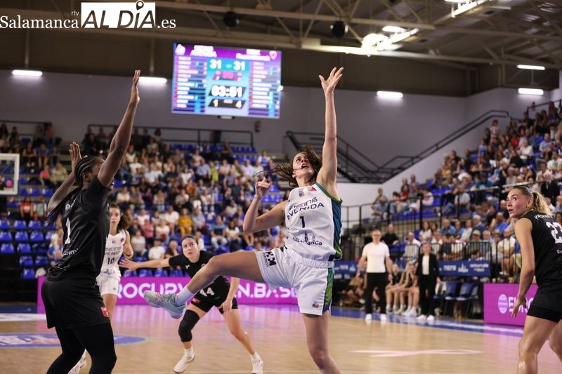 FOTOS | El Meins Avenida debuta en Eurocup con una buena victoria ante el combativo Ruzomberok (75-64)