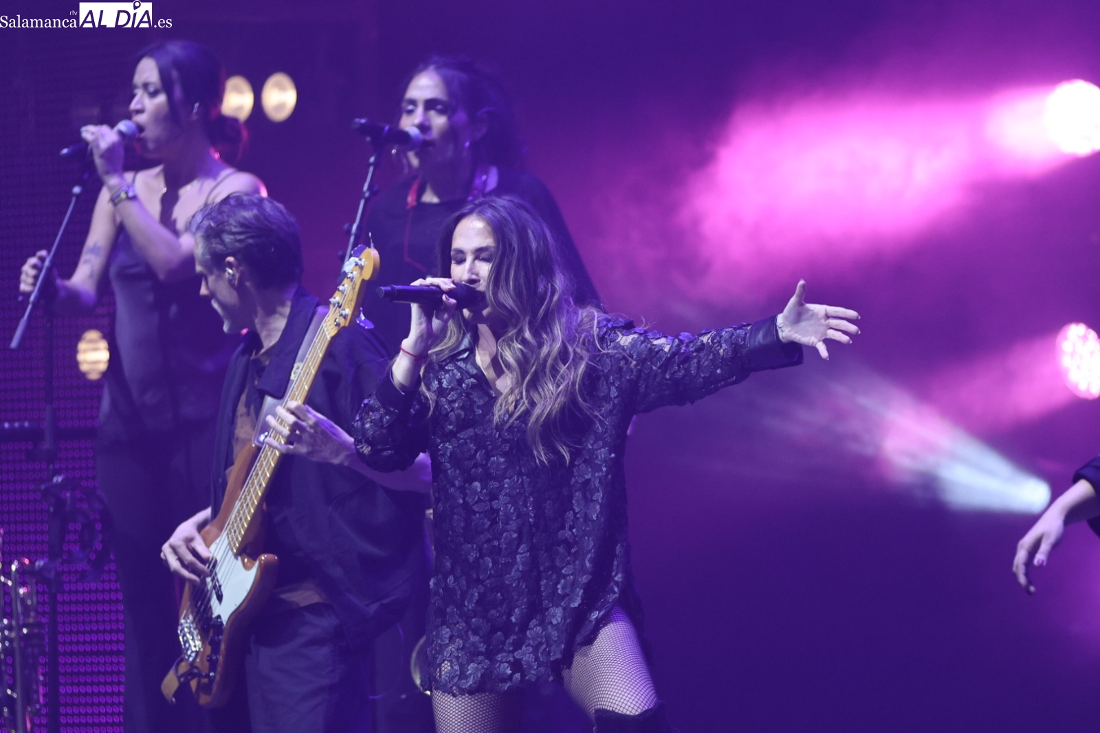 VÍDEO Y FOTOS | Malú conquista el CAEM de Salamanca con su Quince Tour