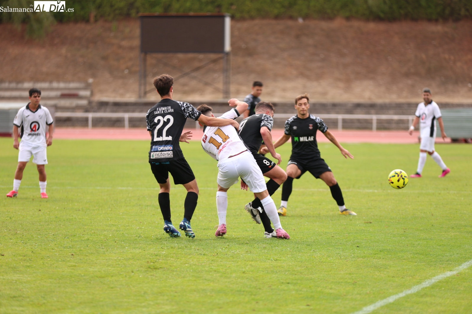 FOTOS | El Ribert se desquita de la última goleada al imponerse al Ciudad Rodrigo en el derbi (2-1)