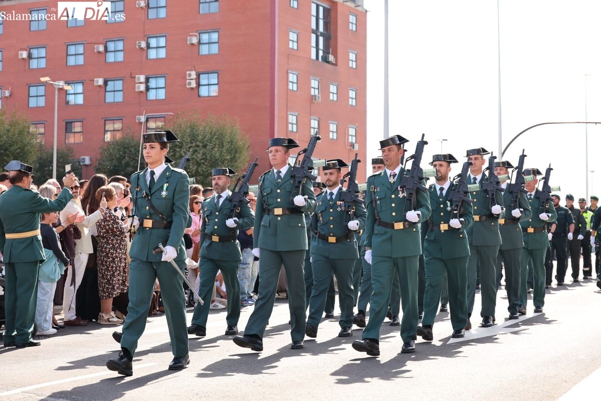 VÍDEO y FOTOS | La Guardia Civil exhibe sus medios en un multitudinario desfile
