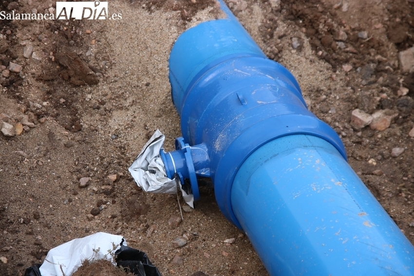 La Fregeneda se queda sin agua en pleno puente del Pilar por la avería del ramal Camaces que engancha a Cabeza de Horno
