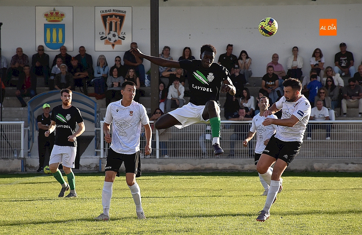 El orden defensivo del Ciudad Rodrigo marca la diferencia ante el Betis vallisoletano