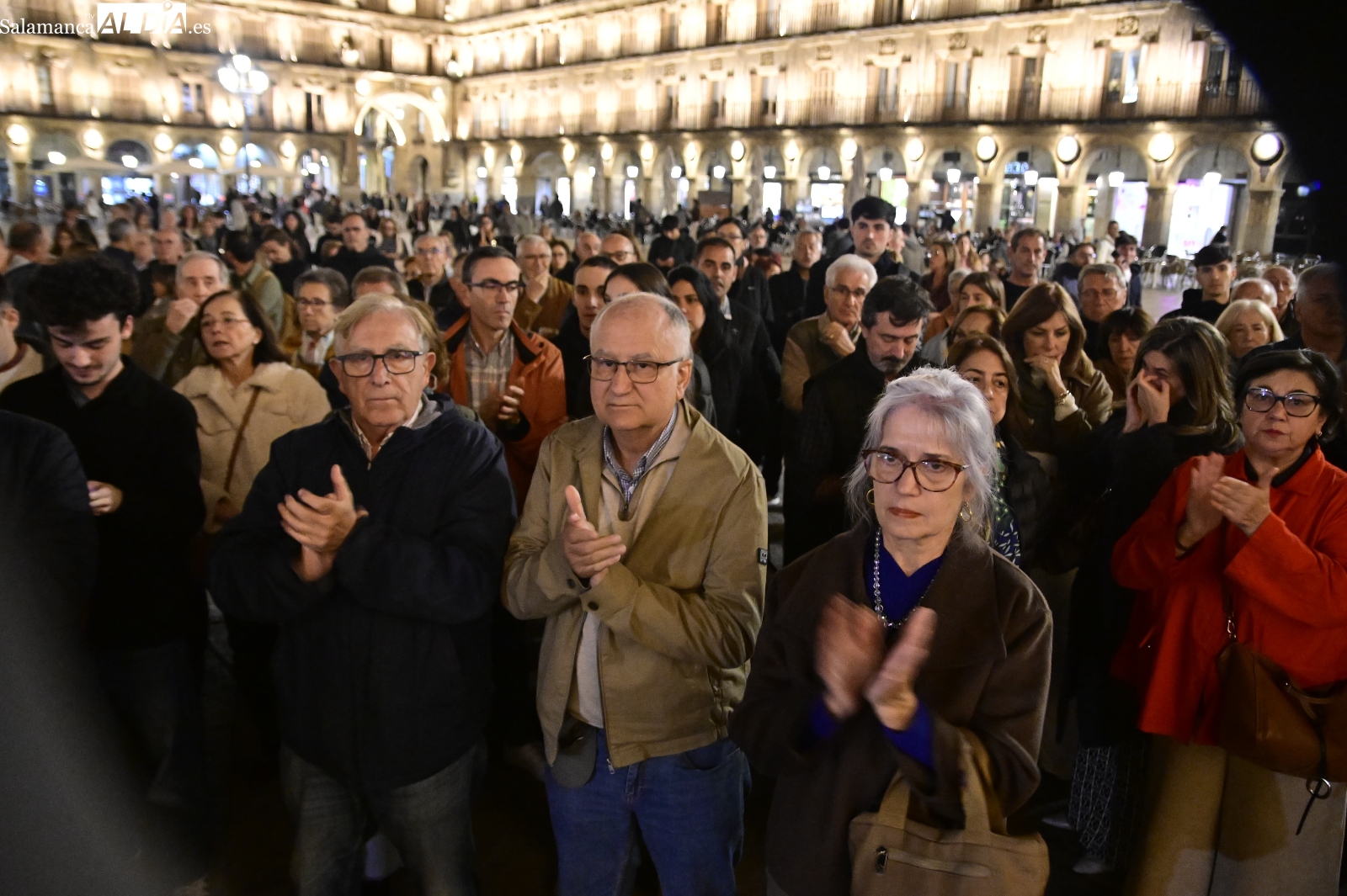 FOTOS | Salamanca se une al silencio por las víctimas del accidente ferroviario en Toledo