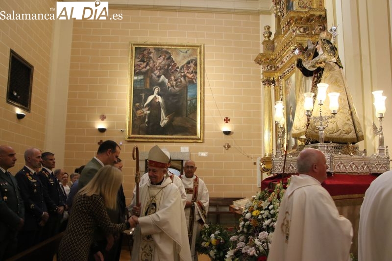 Retana apela a la transformación interior en la fiesta de Santa Teresa