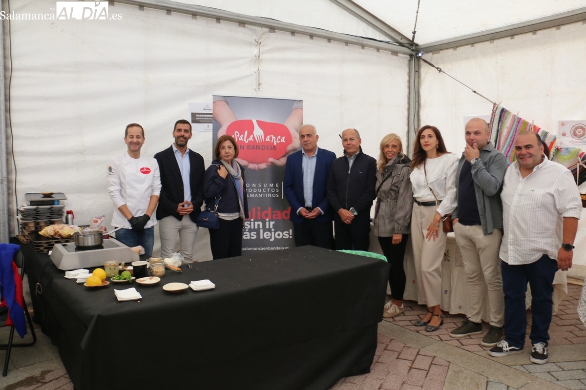 Saucelle desafía a la lluvia y congrega a numeroso público en su Feria de la Almendra