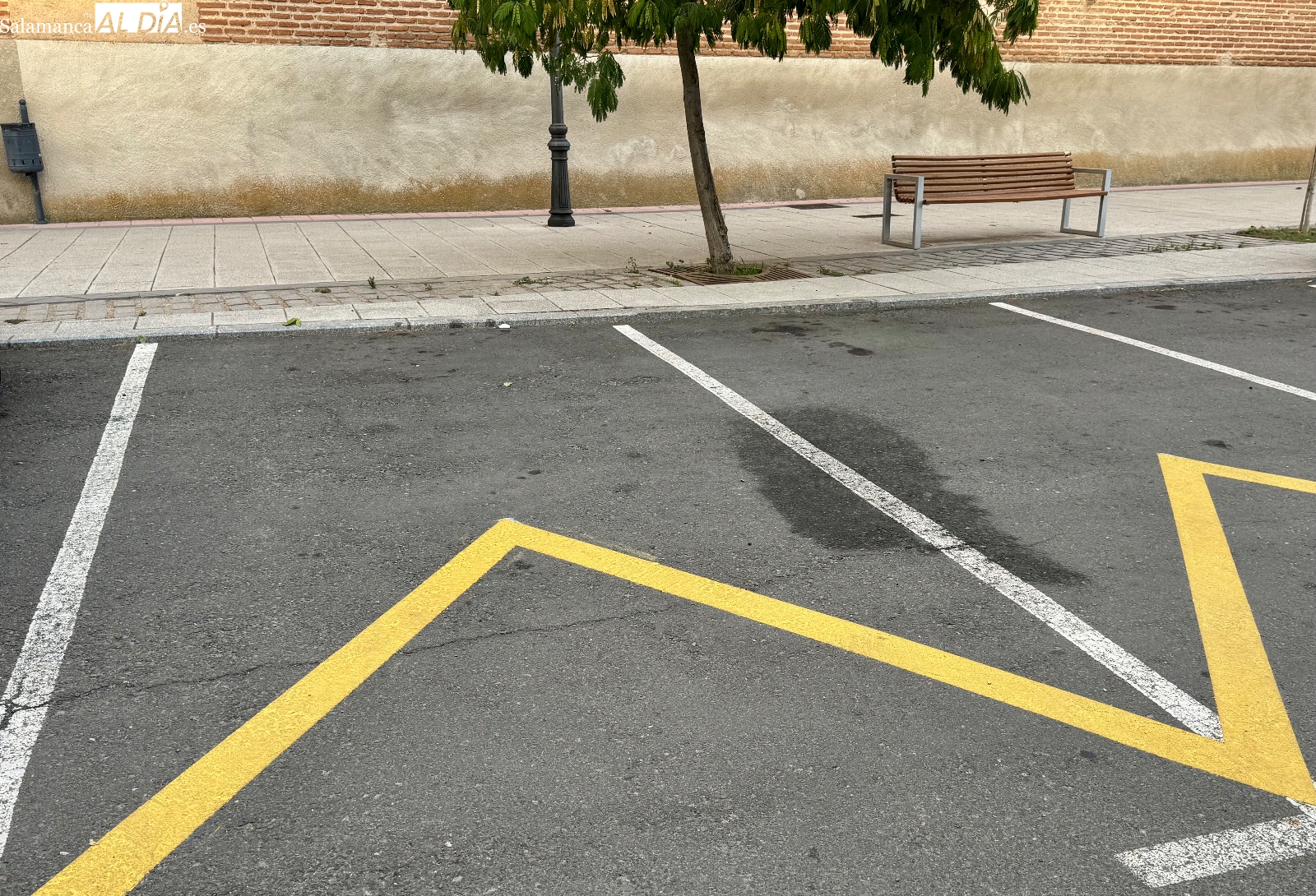 El Ayuntamiento revisará con la policía las irregularidades en el aparcamiento de furgonetas del mercadillo y el uso de las plazas específicas en Nuestra Señora