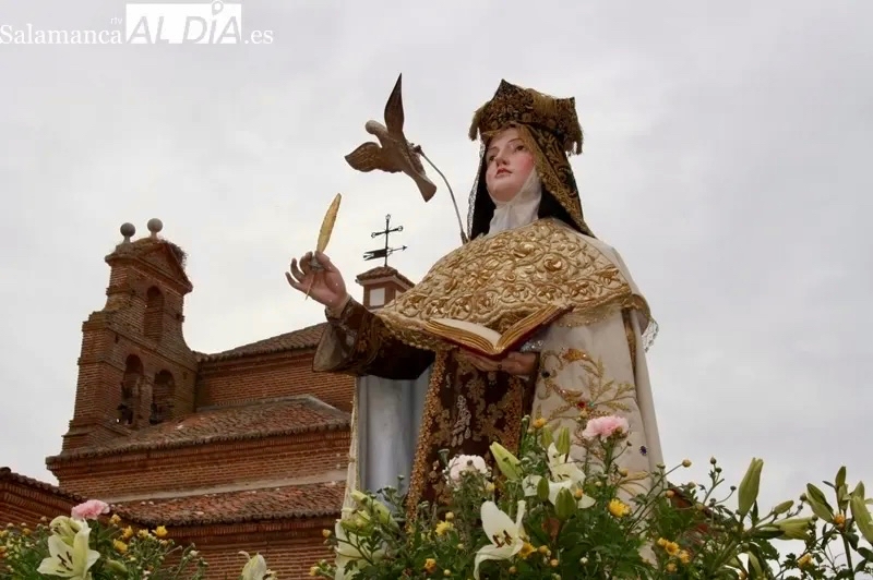 La iglesia de las Carmelitas acoge los actos del solemne novenario en honor a Santa Teresa de Jesús