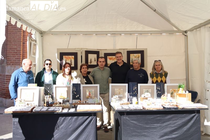 La VI Feria del Barro abre sus puertas en Alba de Tormes con artesanos llegados de diferentes puntos de España