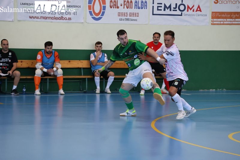 FOTOS | El CD Albense FS sufre hasta el final para sumar su primera victoria en casa ante el Vilalba (5-4) | Imagen 1