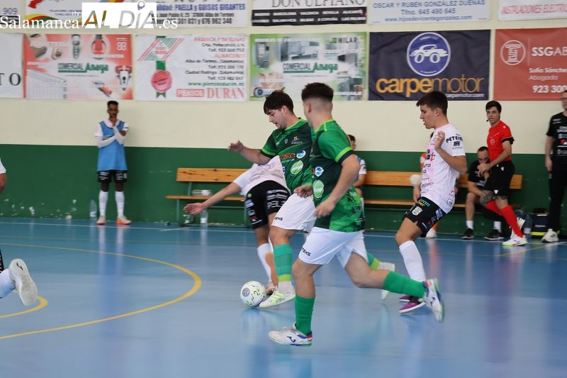 FOTOS | El CD Albense FS sufre hasta el final para sumar su primera victoria en casa ante el Vilalba (5-4)