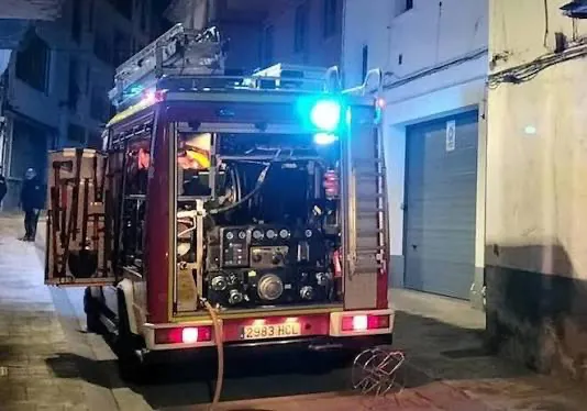 Incendio en el corral de una vivienda deshabitada en Topas