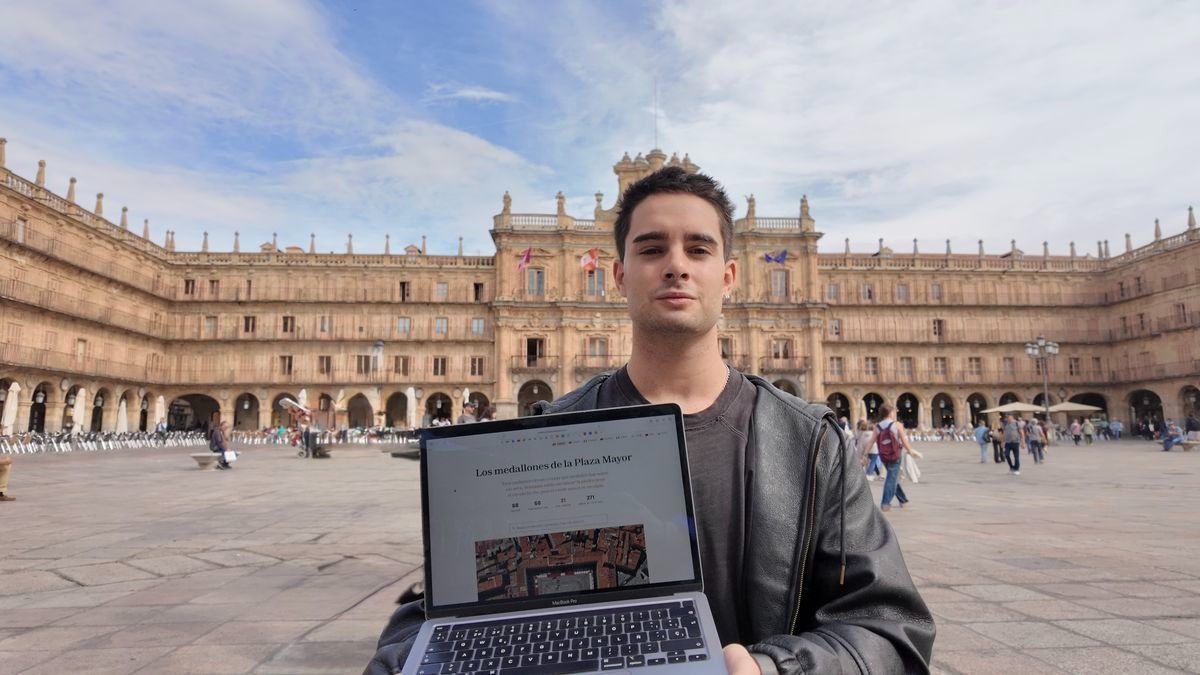 Un joven gallego crea una web gratuita para descifrar los medallones de la Plaza Mayor