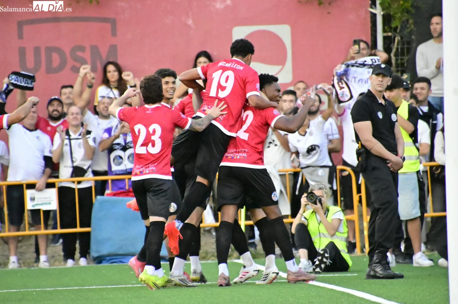 FOTOS Y VÍDEO | El Salamanca UDS gana el derbi en Santa Marta para volver a la Copa del Rey de la mano de Muniain (1-2)
