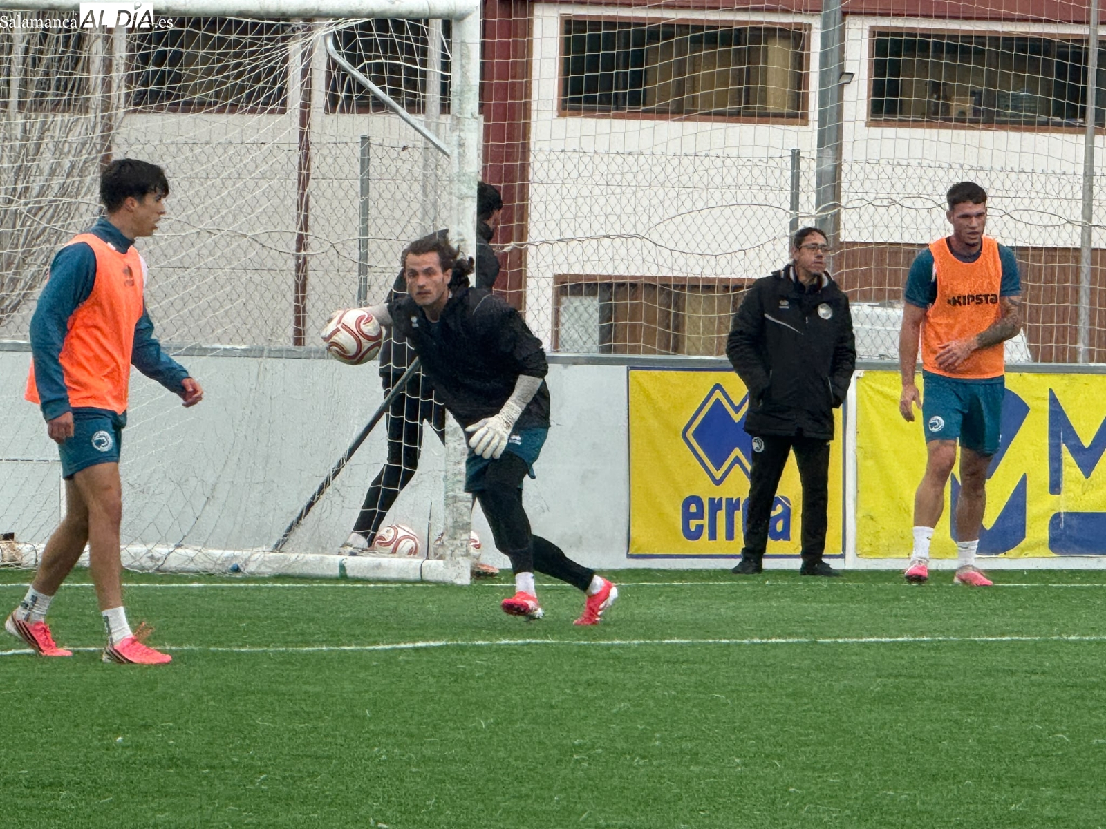 FOTOS | Bernad vuelve a los entrenamientos de Unionistas y Gorka Rivera se retira