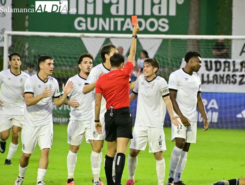 FOTOS | La justa roja a Larry y un penalti mal pitado condenan al Salamanca UDS a despedirse del sueño de la Copa RFEF en Sestao (3-1)