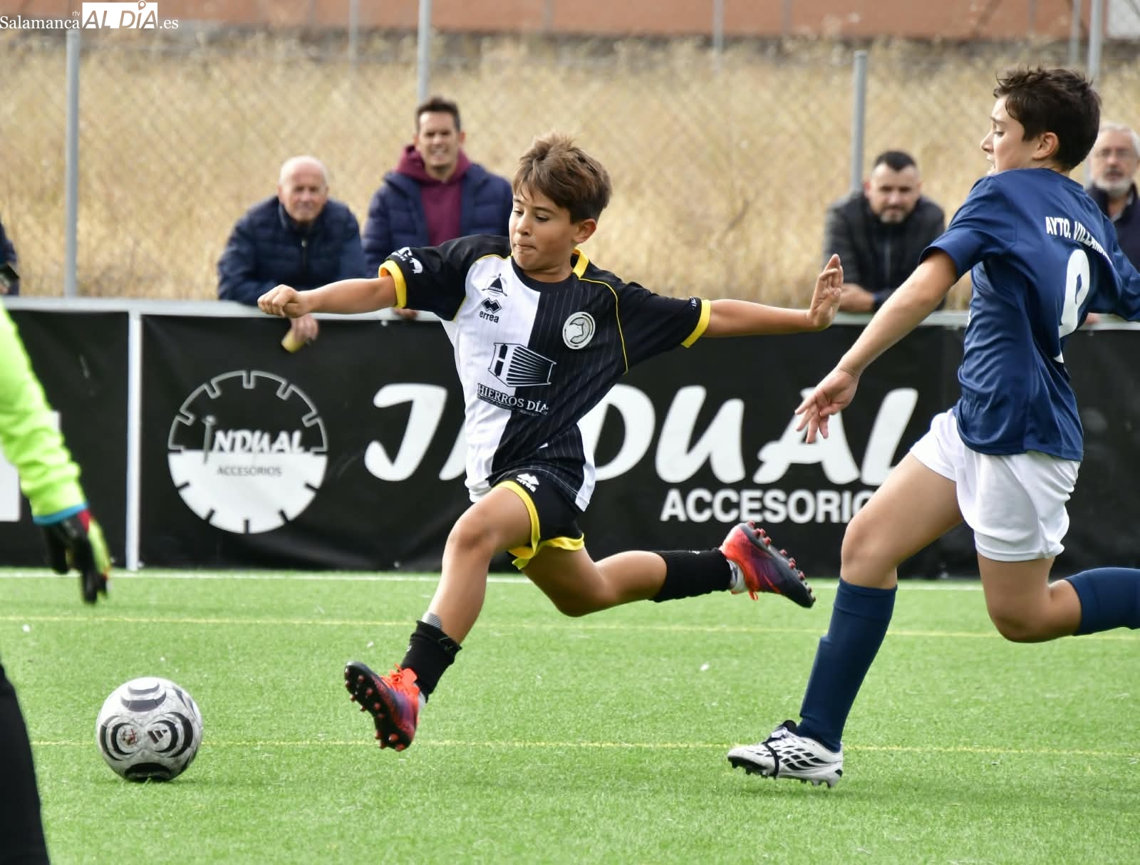 FOTOS | El fútbol base salmantino se divierte con otra gran jornada llena de goles, derbis y emoción
