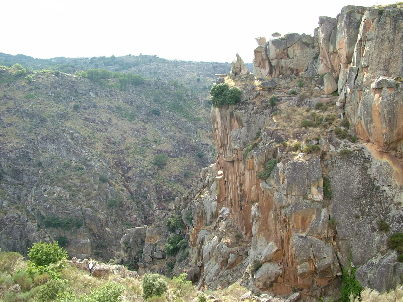 Ruta circular por Las Arribes para descubrir antiguos molinos y los paisajes del Huebra este otoño
