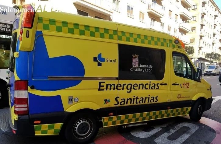 Un herido tras chocar una furgoneta contra un edificio en la Cuesta de Sancti Spíritus