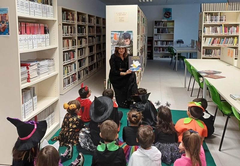 La biblioteca de Alba de Tormes recibe por primera vez el Premio María Moliner