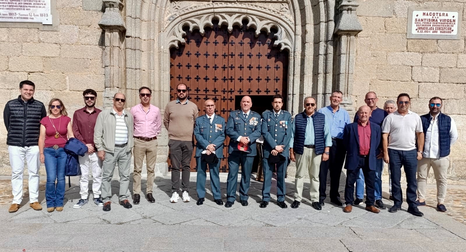 Macotera arropa a la Guardia Civil en la celebración de la Virgen del Pilar