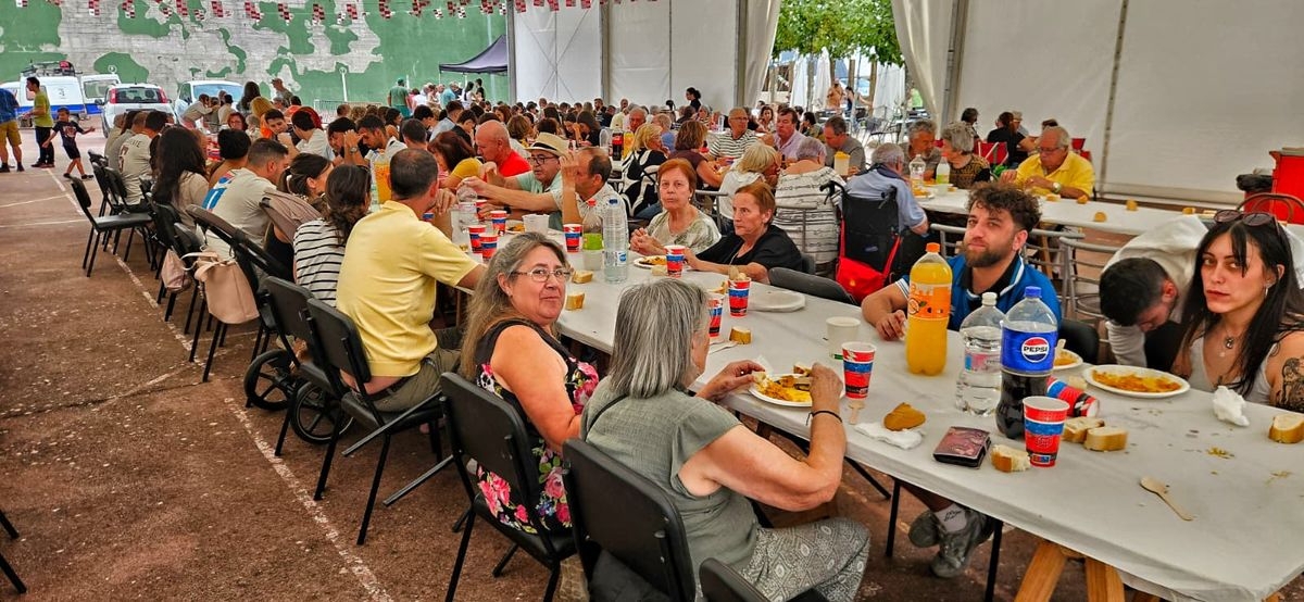 FOTOS | La colaboración vecinal impulsa el éxito de las Fiestas de San Miguel en Juzbado