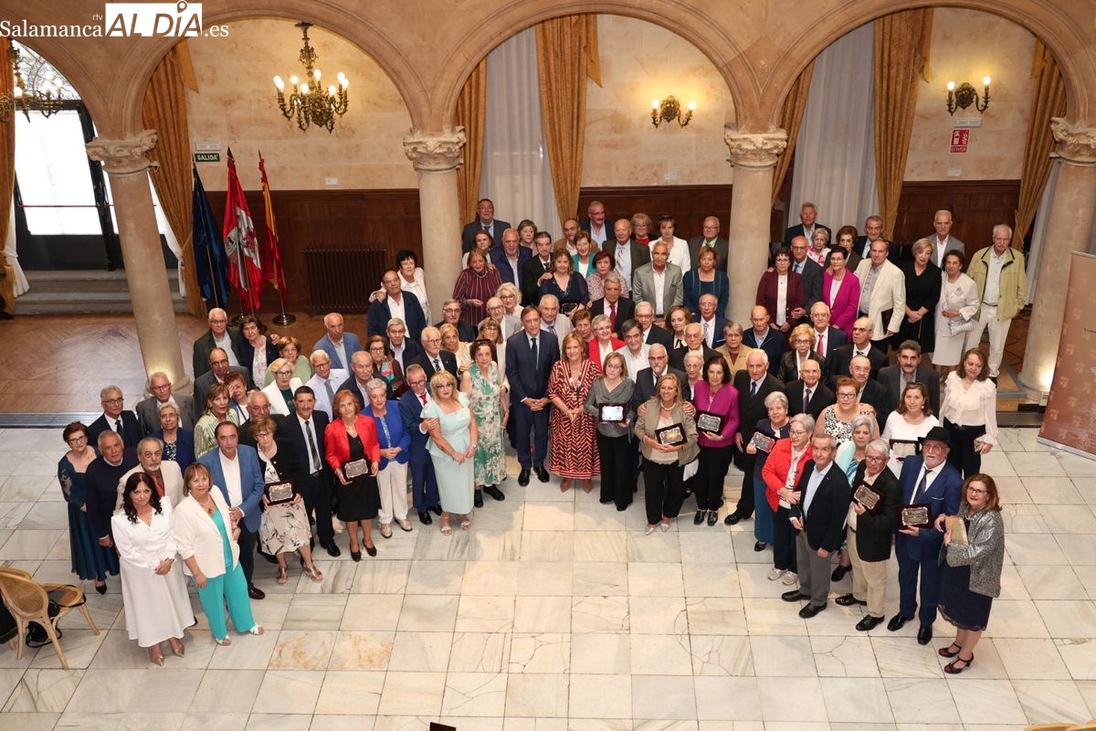 FOTOS y VÍDEO | Salamanca homenajea a 49 matrimonios por sus Bodas de Oro