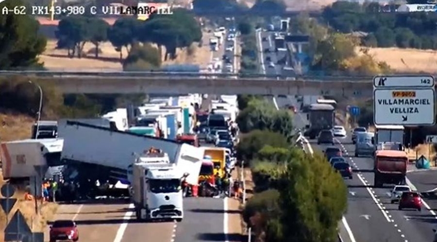 Un fallecido y siete heridos en un grave accidente en la A-62 en Tordesillas