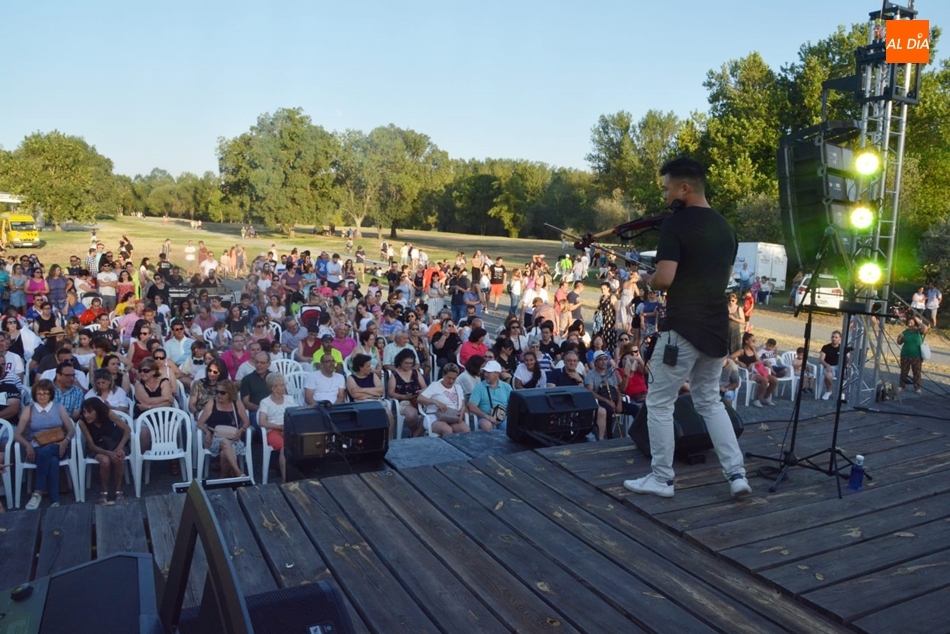 Concierto de Javi Lin en la Isla del Soto. Foto: Lydia González