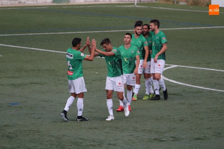 Los jugadores del Guijuelo celebran un gol en esta pasada temporada / Archivo