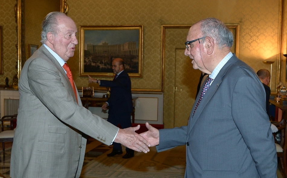 Dos ex alcaldes de Miróbriga con el Rey emérito  